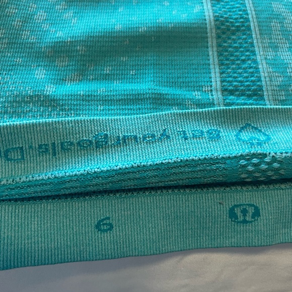 Lulu Lemon Swiftly Tech Tank - Picture 3 of 3